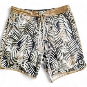 Vuori Men's Cruise Boardshort in Wheat Fronds Size 32